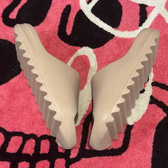 Yeezy Slide Pure (First Release) - Size 11 - Brand New - Picture 4 of 10